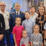 Сотрудники следственного отдела в Вольске поздравили многодетную семью с Новым годом - Вольская жизнь