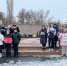 В память о героях-ленинградцах вольчанам вручили «блокадный хлеб» - Вольская жизнь