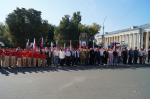 На Площади X-летия Октября состоялся торжественный митинг, посвященный Дню Государственного флага РФ