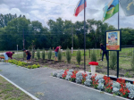 На субботнике в Барановке привели в порядок аллею Памяти